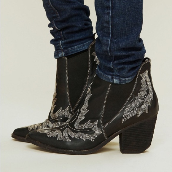 Free People x Jeffrey Campbell Frontier Boots - Picture 1 of 7